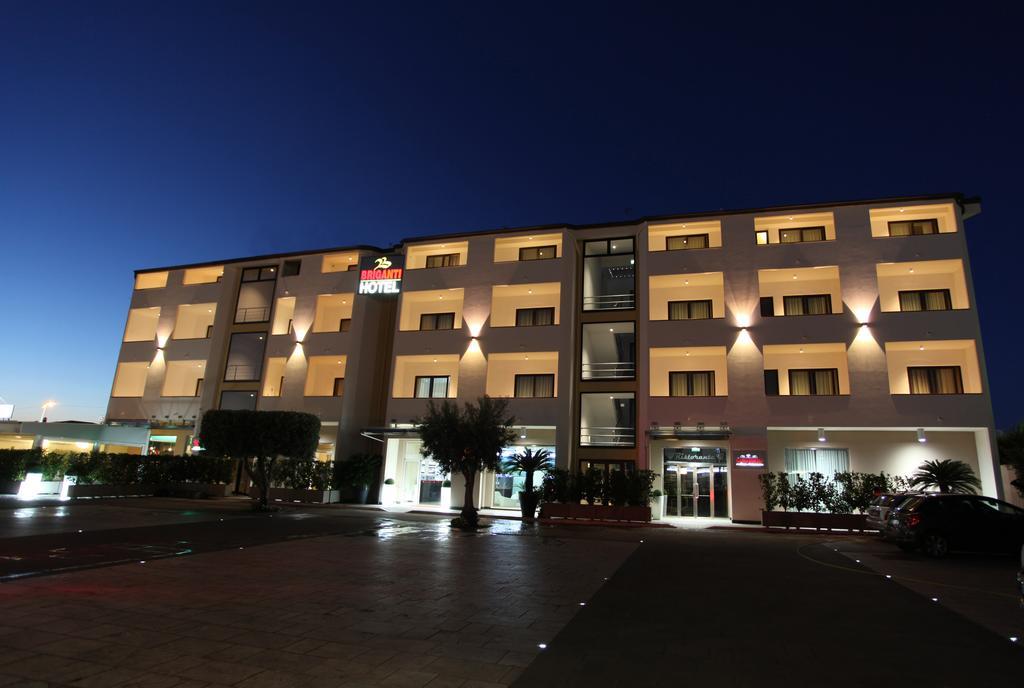 Hotel Briganti Qualiano Bagian luar foto