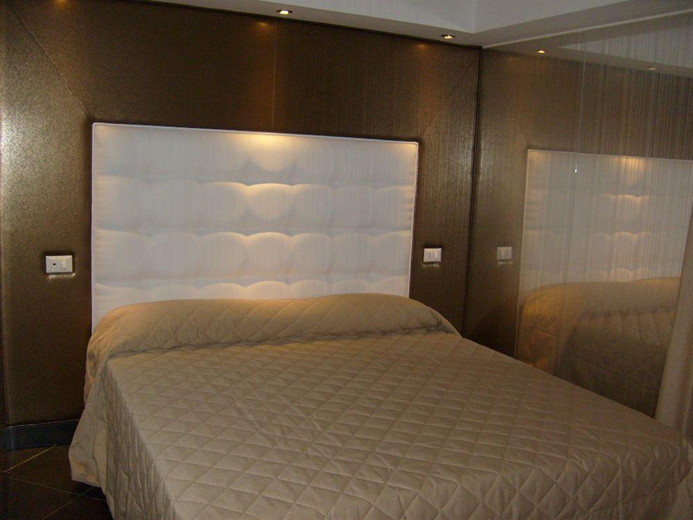Hotel Briganti Qualiano Bagian luar foto